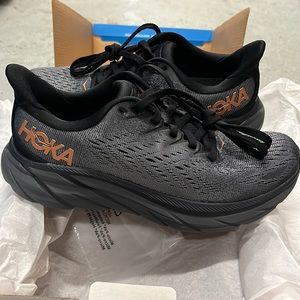 Hoka Clifton 8 size 5.5 *BRAND NEW*